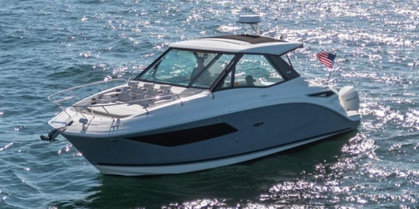 2021 Sea Ray 320 Sundancer Coupe Outboard