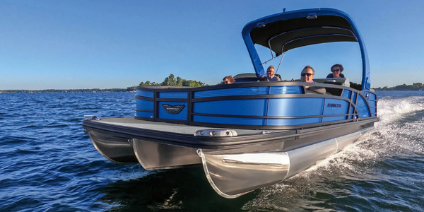 Bennington R crusing on the water