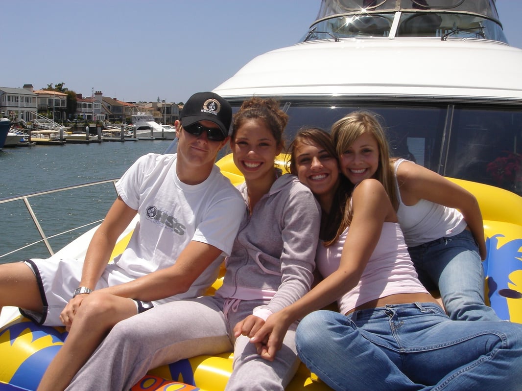 Boating in Newport Beach harbor with 54 Sea Ray CMY