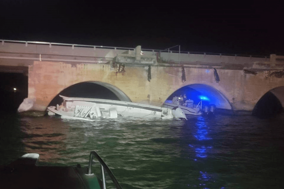 Capt.-Kevin-Freestone-of-TowBoatUS-responds-vessel-bridge-strike-2-5-25