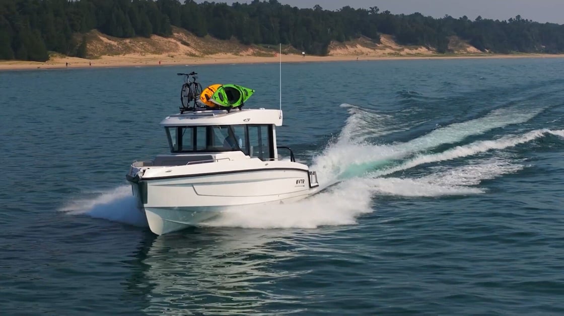 Cruisers-38-VTR-EC-running-12-28-25