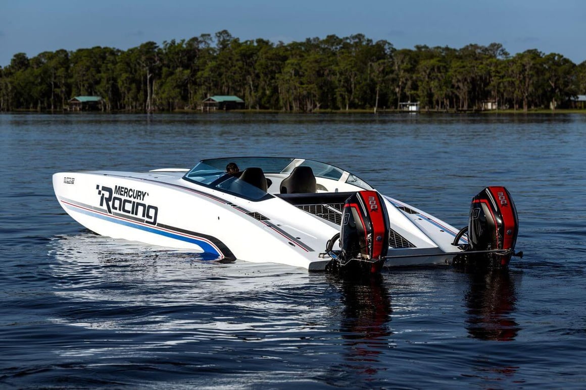 Mercury-racing-sidewinder-2025-300-r-tom-leigh-8-21-25