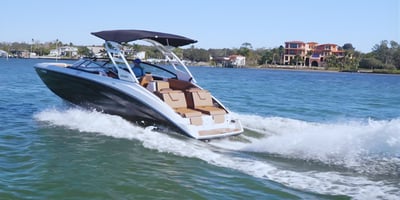 Yamaha 252SD — Sporty Luxury