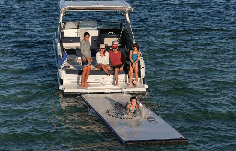 Inboard and sterndrive allow more use of the stern area