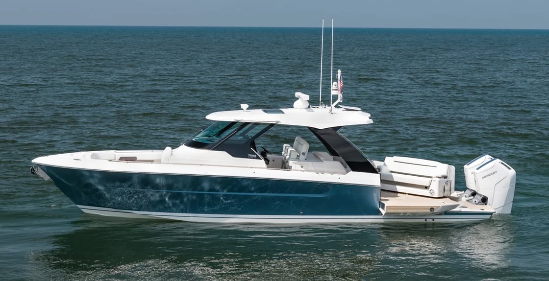 Tiara 39 LS-2
